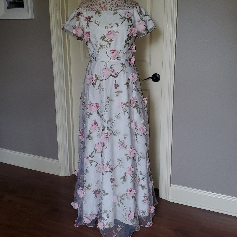 Tahari Formal Prom Dress